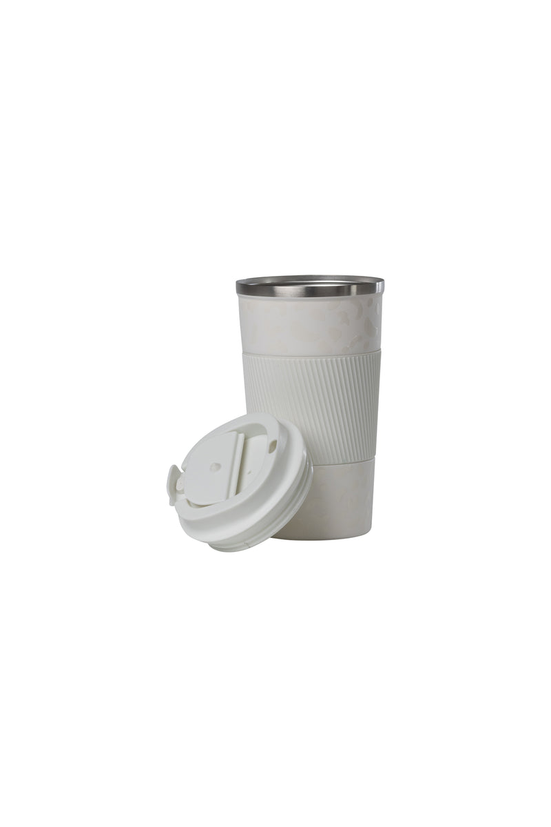 18oz. Travel Coffee Mug with Flip Lid and Silicone Sleeve | White Sand Leopard