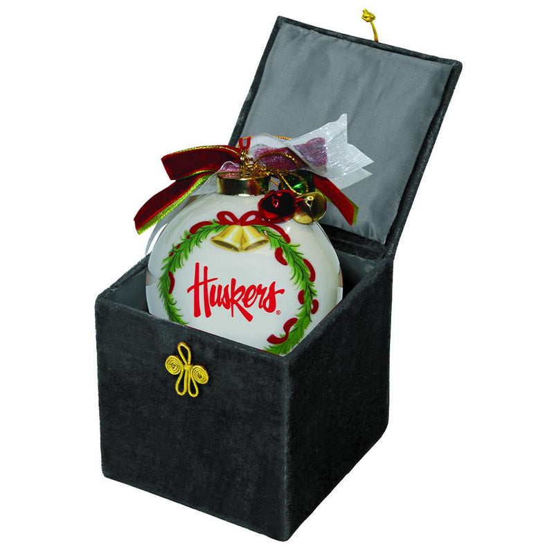 Ceramic Ball Ornament w/Box | Nebraska
COL, CurrentProduct, Holiday_category_All, Holiday_category_Ornaments, NEB, Nebraska Cornhuskers
The Memory Company