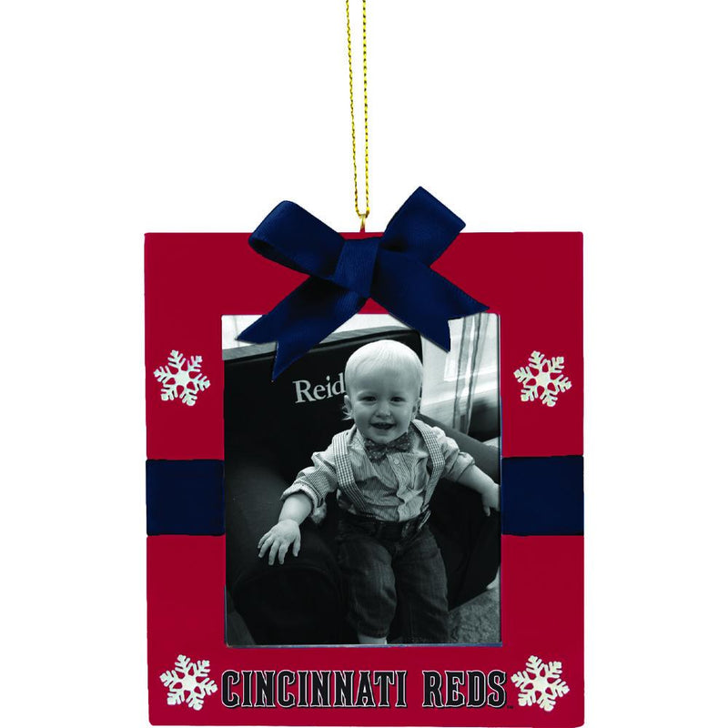 Present Frame Ornament | Cincinnati Reds
Cincinnati Reds, CRE, MLB, OldProduct
The Memory Company