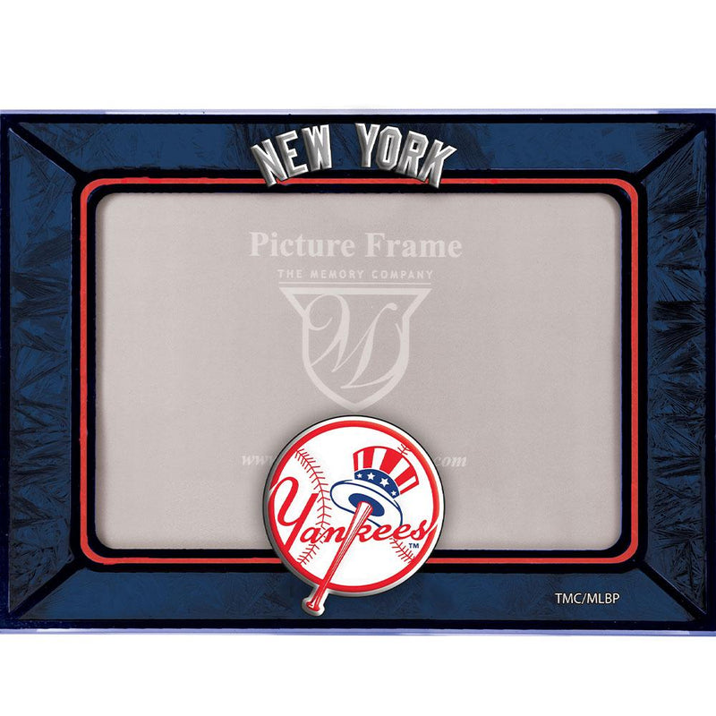 Art Glass Picture Frame | New York Yankees
CurrentProduct, Home&Office_category_All, MLB, New York Yankees, NYY
The Memory Company