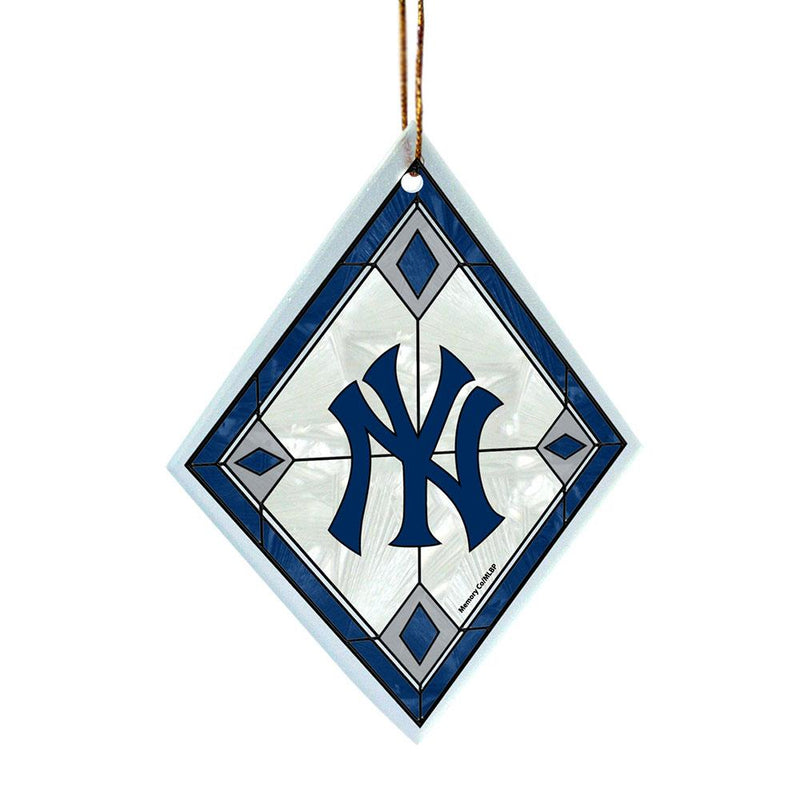 Art Glass Ornament - New York Yankees
CurrentProduct, Holiday_category_All, Holiday_category_Ornaments, MLB, New York Yankees, NYY
The Memory Company