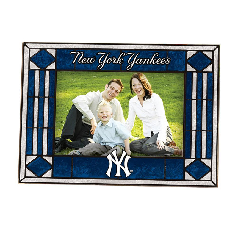 Art Glass Horizontal Frame | New York Yankees
CurrentProduct, Home&Office_category_All, MLB, New York Yankees, NYY
The Memory Company