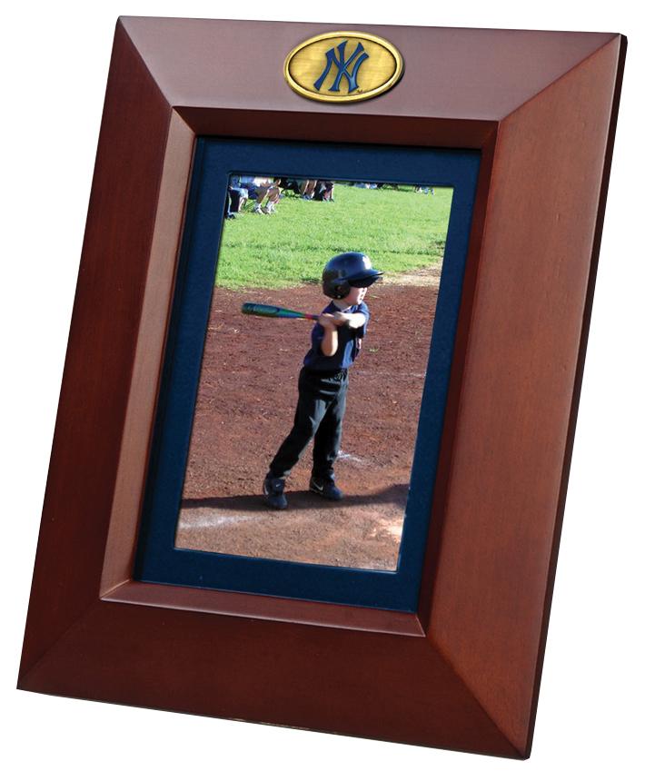 Portrait Frame Brown | New York Yankees
MLB, New York Yankees, NYY, OldProduct
The Memory Company
