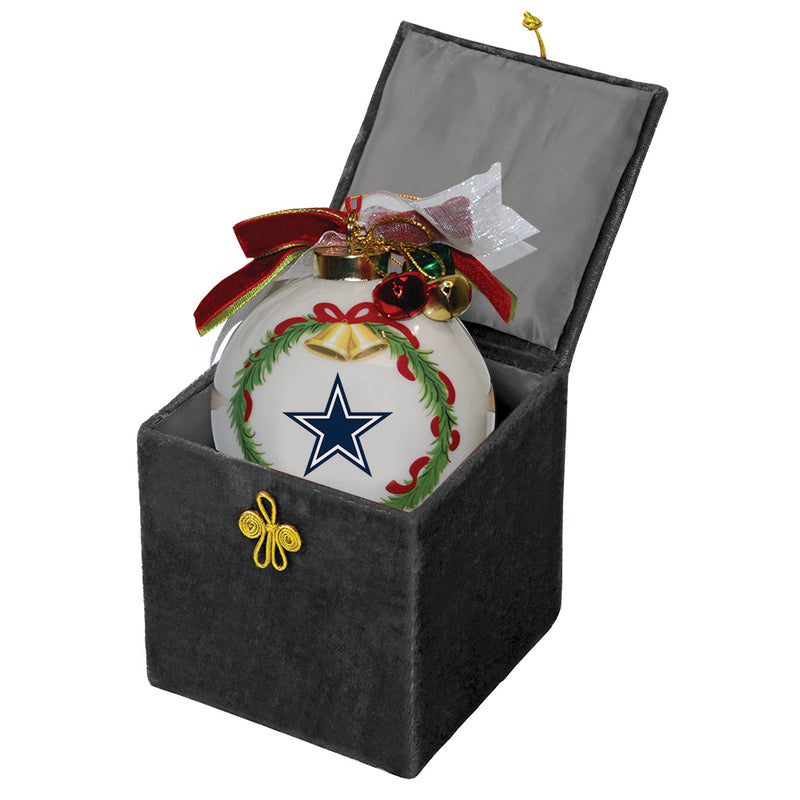 3in Ceramic Ball Ornament in Velvet Gift Box Cowboys
Christmas, DAL, Dallas Cowboys, Gift Box, NFL, OldProduct, Ornament
The Memory Company