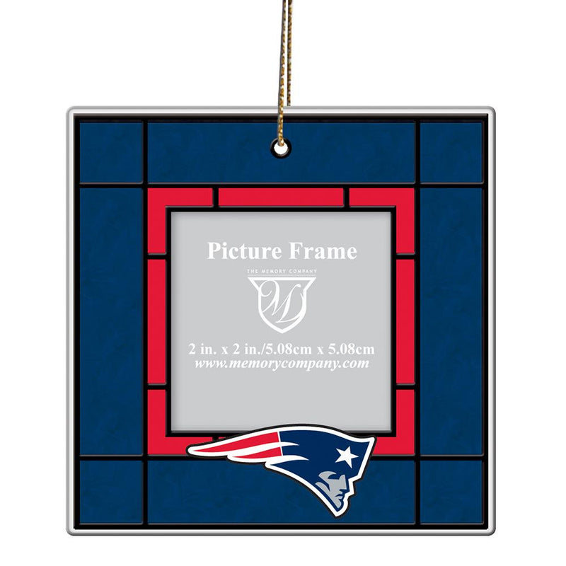 Art Glass Frame Ornament | New England Patriots
NEP, New England Patriots, NFL, OldProduct
The Memory Company